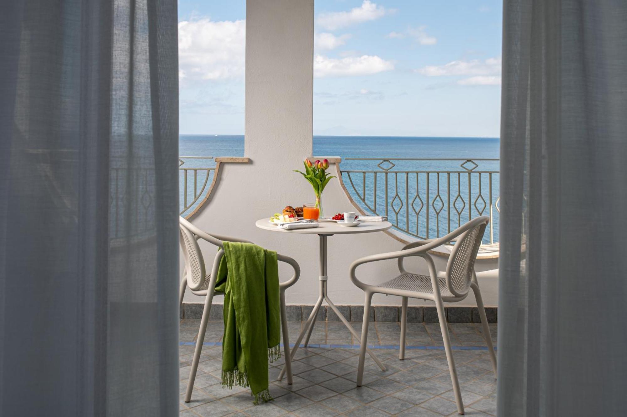 Hotel La Madonnina Casamicciola Terme Екстериор снимка
